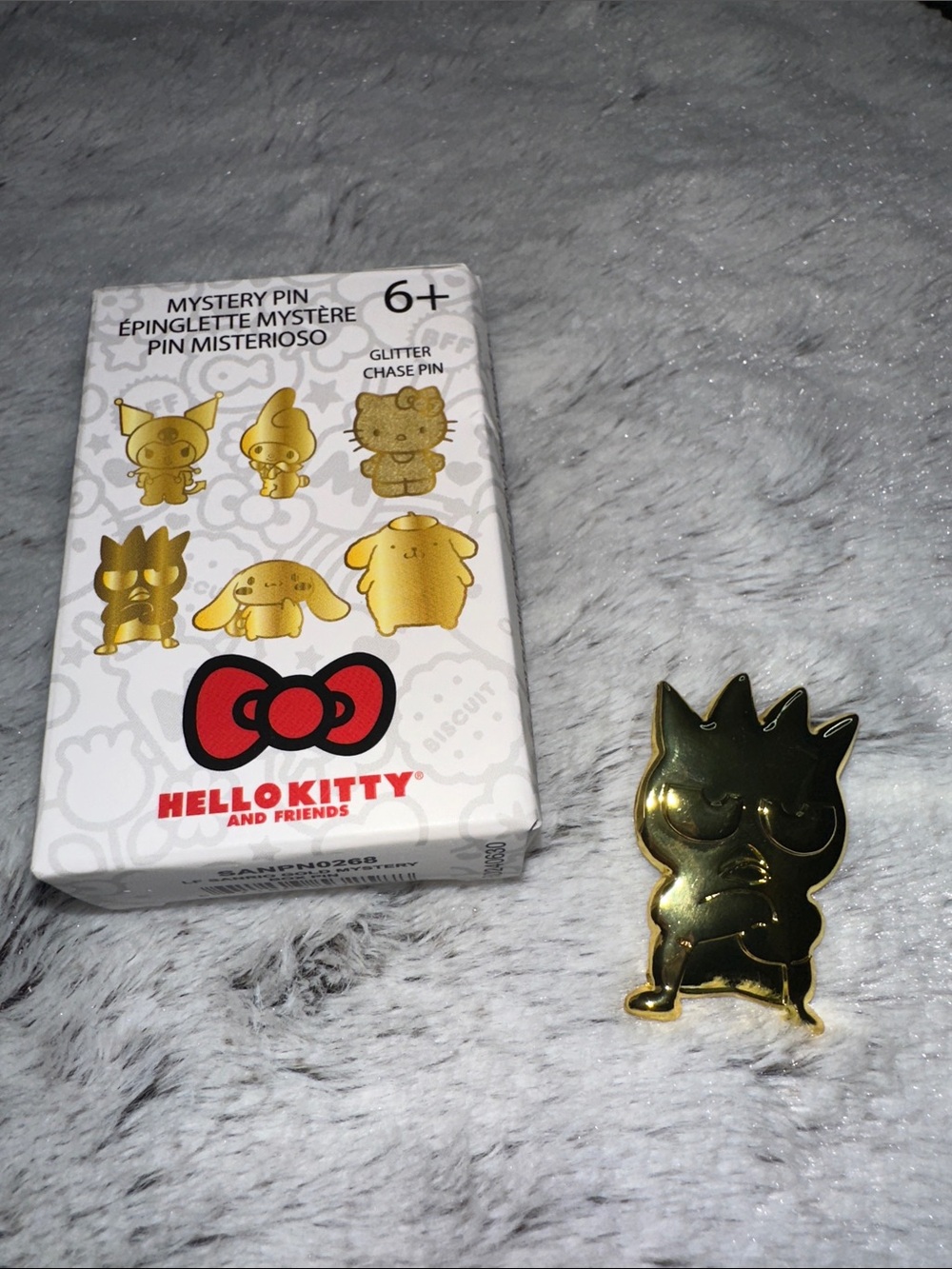 Hello Kitty Gold Glitter Chase Pin - Kids Accessory